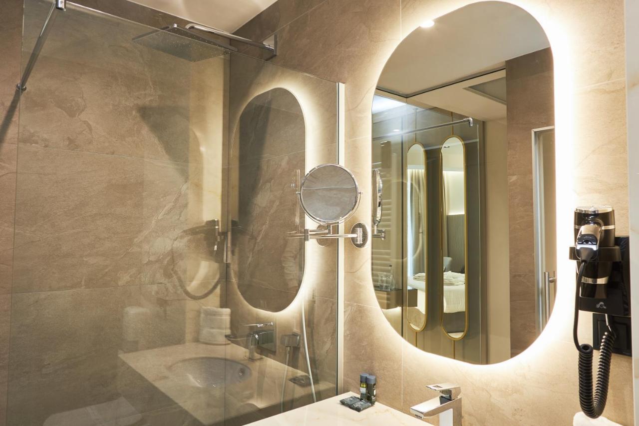 Hotel Mirror 4*