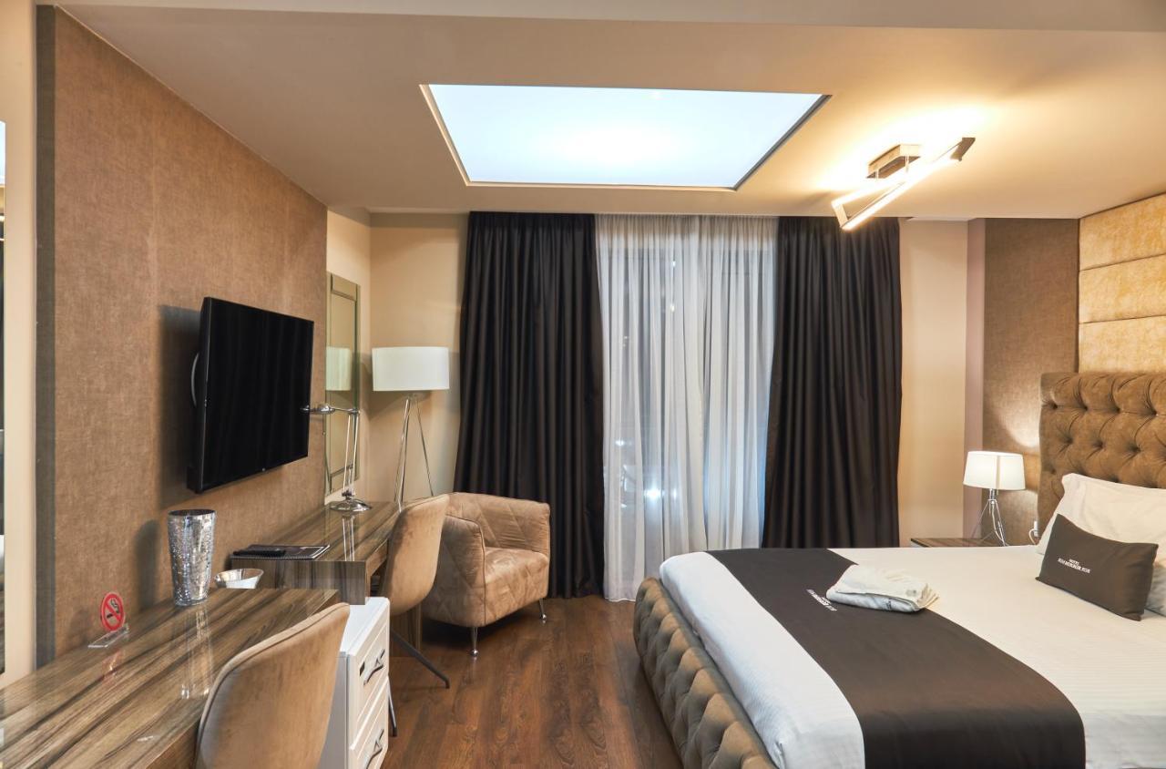 Hotel Mirror 4*
